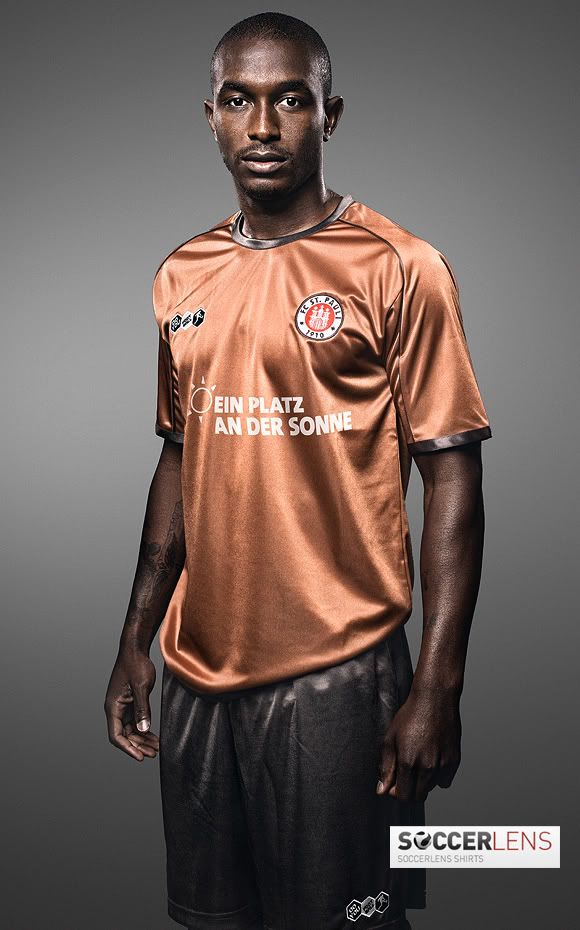 FC-St_Pauli_Home_Kit_2010_2011.jpg