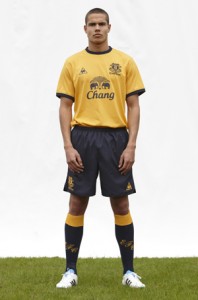 New-Everton-Away-Kit-11-12-198x300.jpg