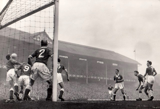 everton-v-forest-dec-1957.jpg