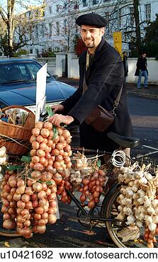 french-onion-seller_~u10421692.jpg