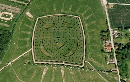 30-giant-figures-seen-from-google-earth-L-rqXOrJ.jpeg