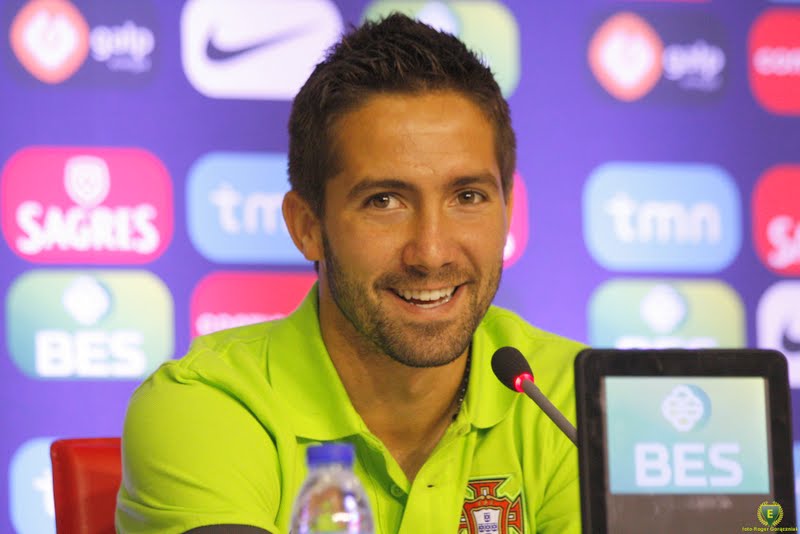 Jo%C3%A3o_Moutinho_Euro_2012_02.jpg