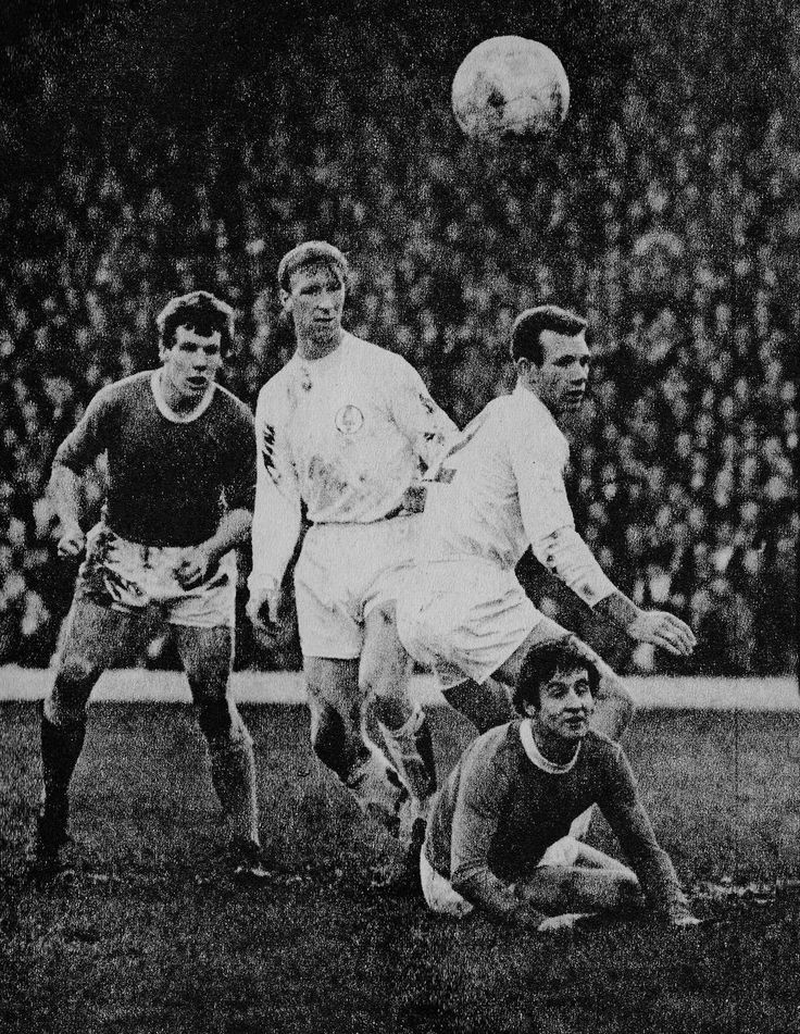 388dd1531c7f6a3d59e1c0762e1d45b2--jack-charlton-leeds-united.jpg