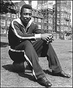 _988369_pele150.jpg