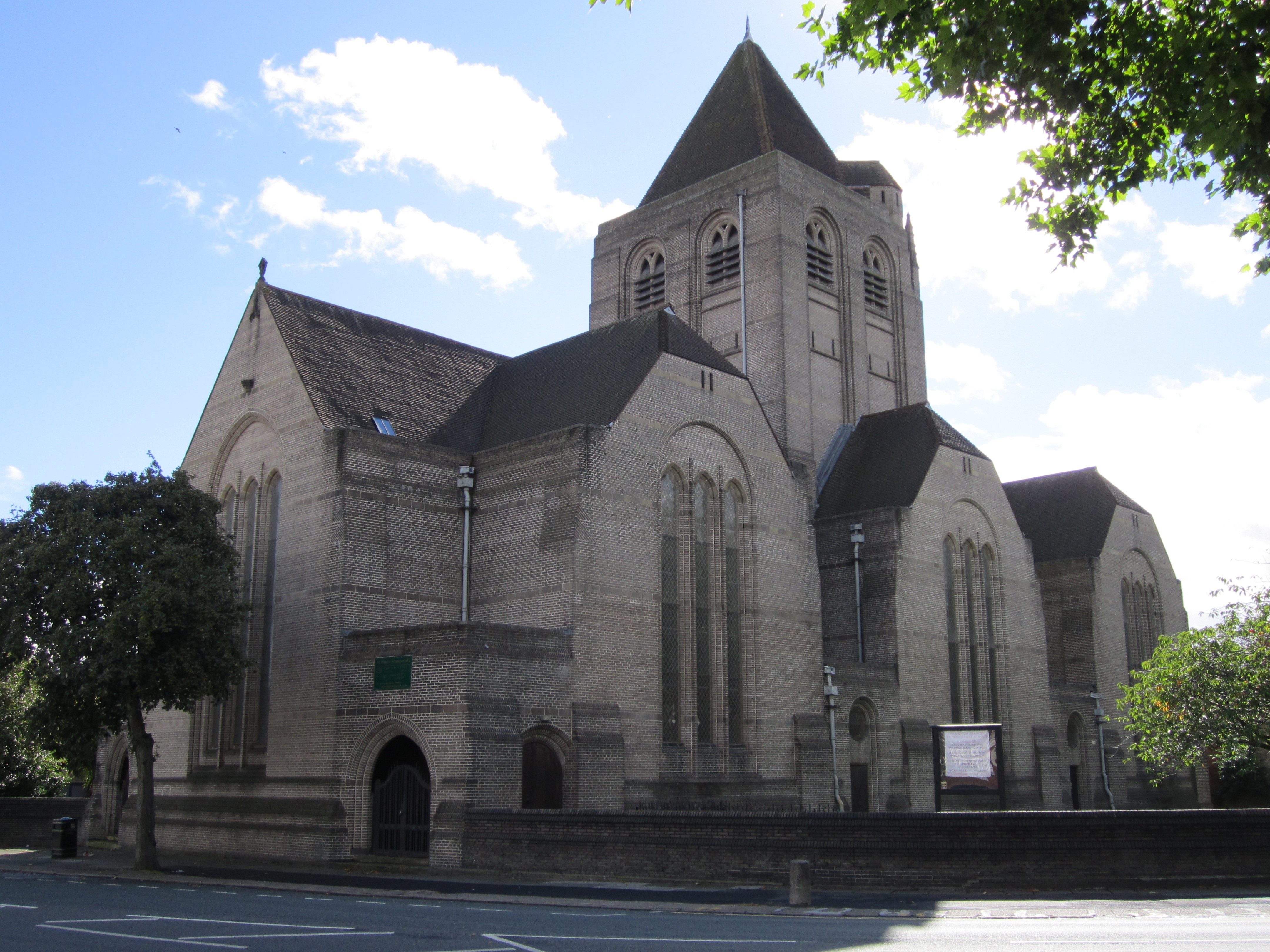 St_Paul's_Church,_Stoneycroft_(2).JPG