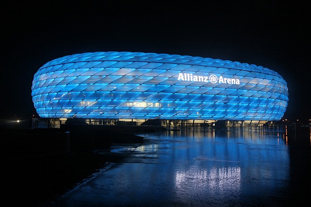 Allianz-Arena-Munich-blue.jpg