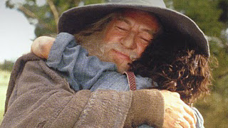 gandalf-frodo-hug.jpg
