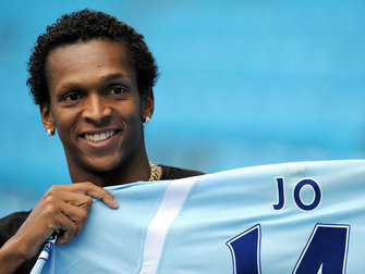 jo-signs-for-man-city.jpg