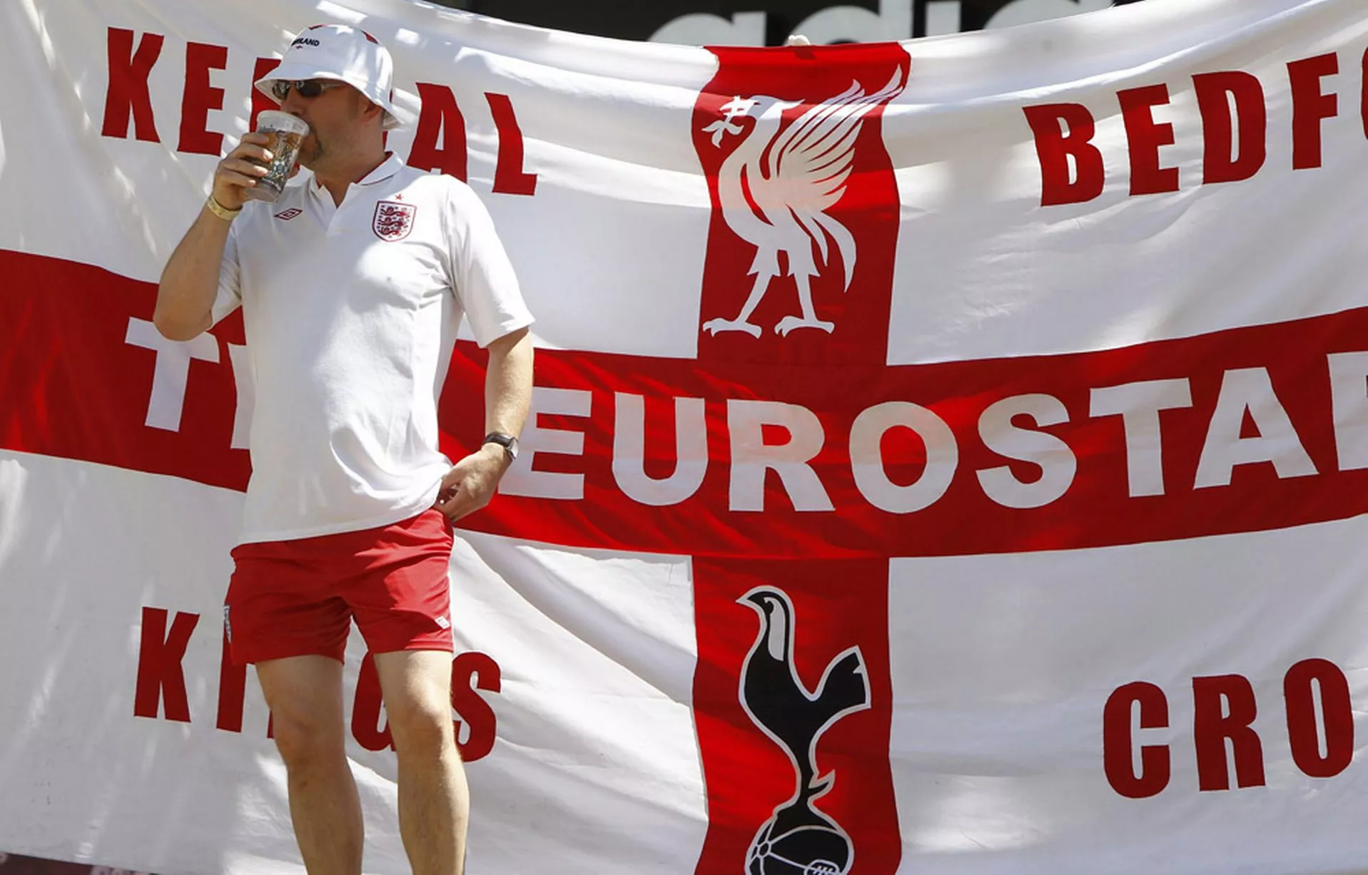 EURO%20FANS%20ENGLAND.jpg