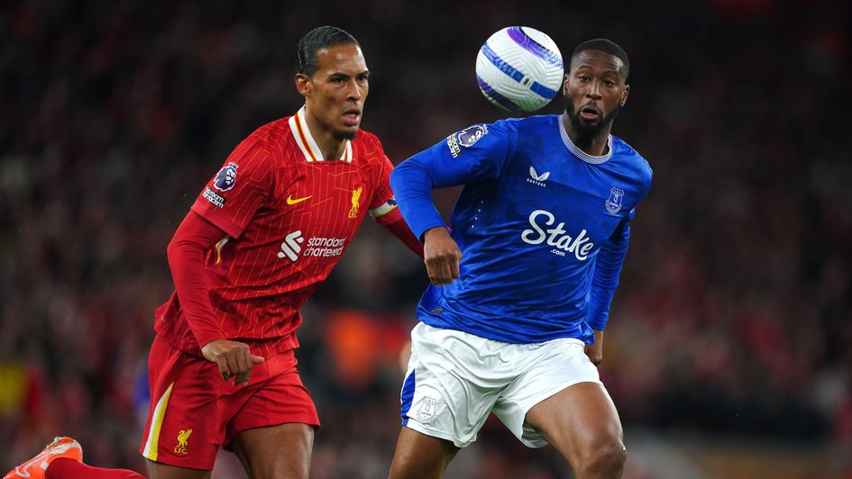 Virgil van Dijk battling Beto