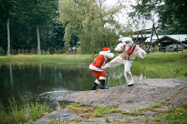 santa-vs-easter-bunny.jpg