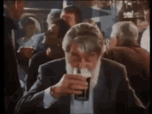 ronnie-drew-ronnie-drew-pint.gif