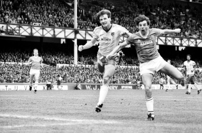 3036cc14dcbd8b9e5121d3de4f9324cd--everton-fc-the-canaries.jpg