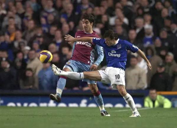 simon-davies-everton-action-juan-pablo-358132.jpg