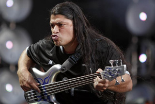 Robert-Trujillo-_reut_320.jpg