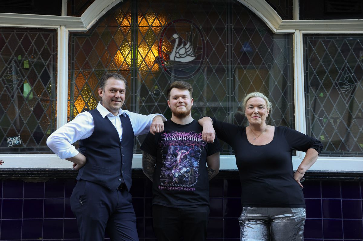 Dominic and Fiona Hornsby with General Manager Francis Harvey-Wilson at the Swan Inn in Liverpool city centre