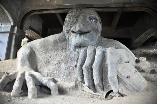 troll-ave.jpg