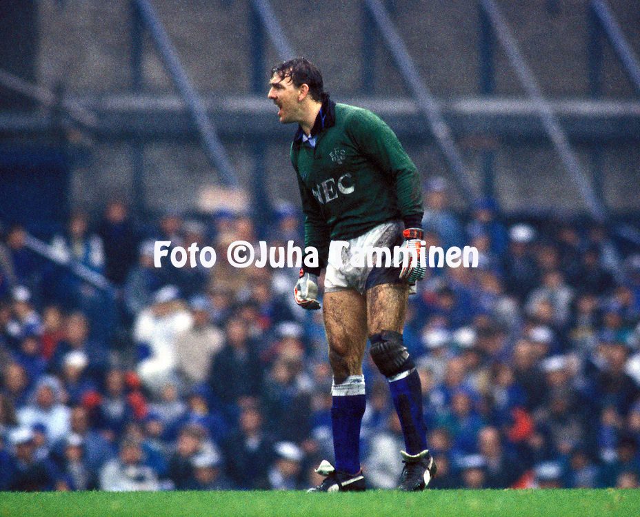 Neville-Southall-19-9-87.jpg