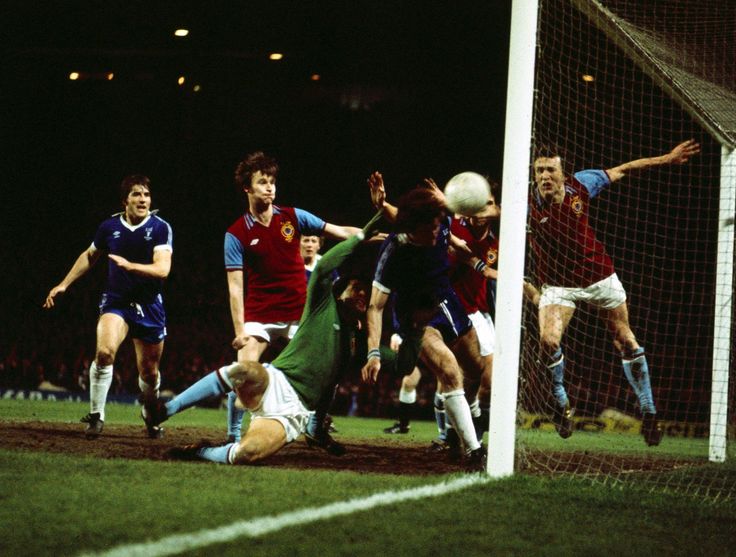 1a3774210475234da7c1ea710d29d549--everton-the-league.jpg