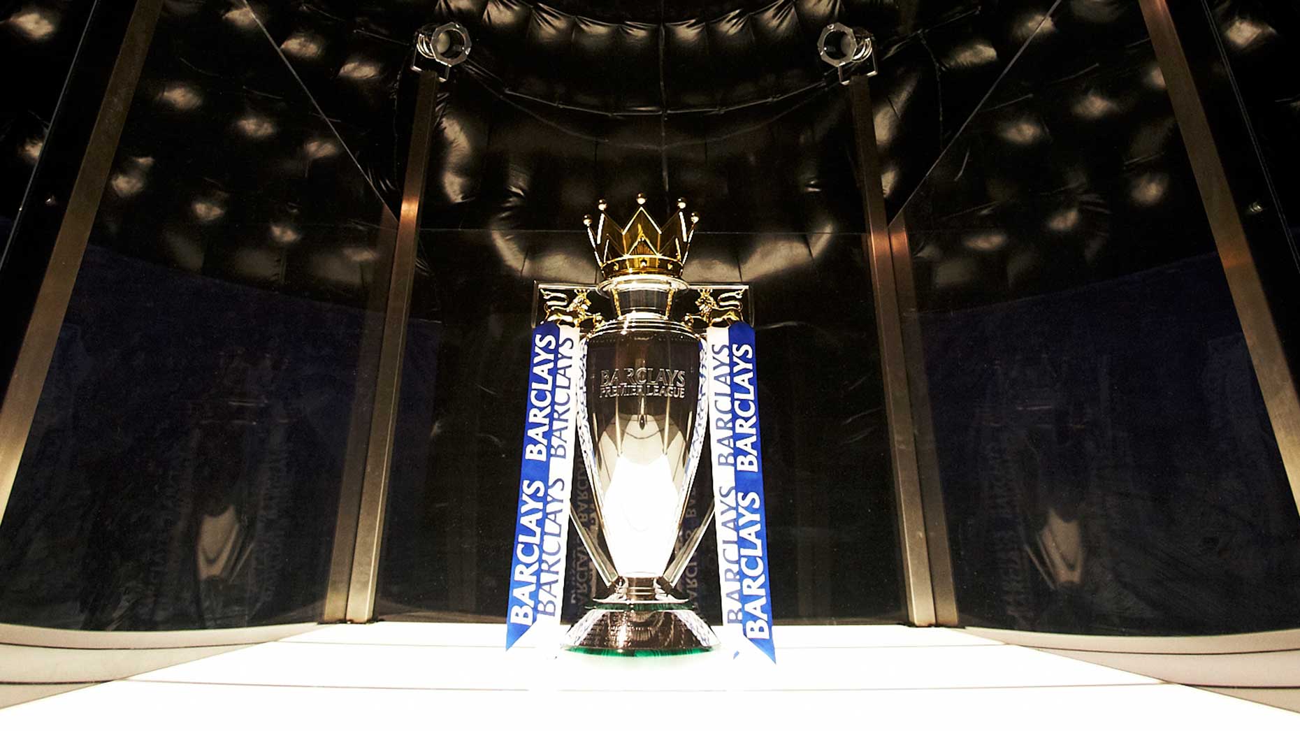 Barclays_Premier_League_Trophy_.jpg