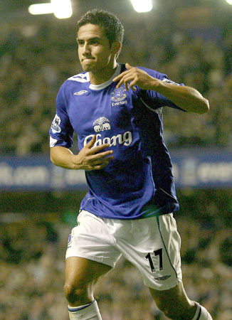 timcahillAP251006_326x450.jpg