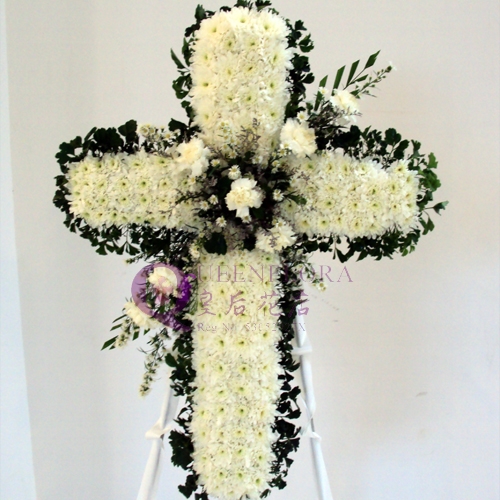QF1264-cross-wreath-500x500.jpg