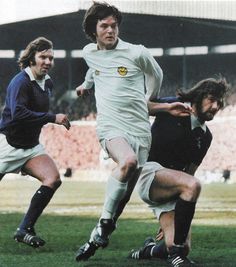 8a61ff5dd98dc2973c746445a55b48b9--mike-bernard-leeds-united.jpg