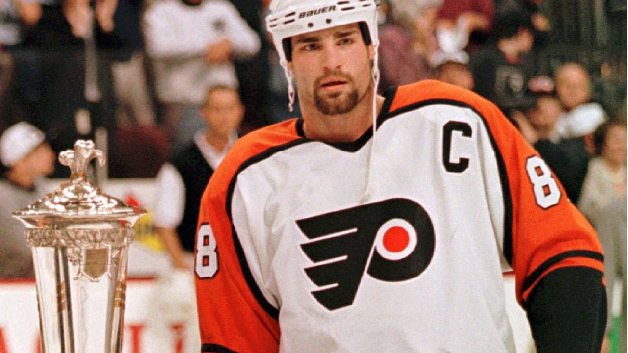 Eric-Lindros-Philadelphia-Flyers-14.jpg