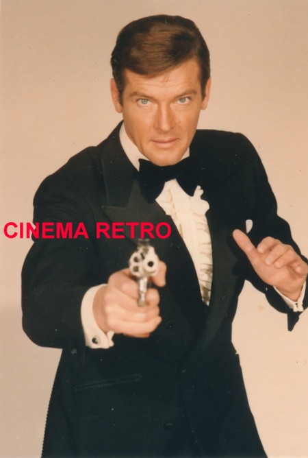 rogermooretuxgun.jpg