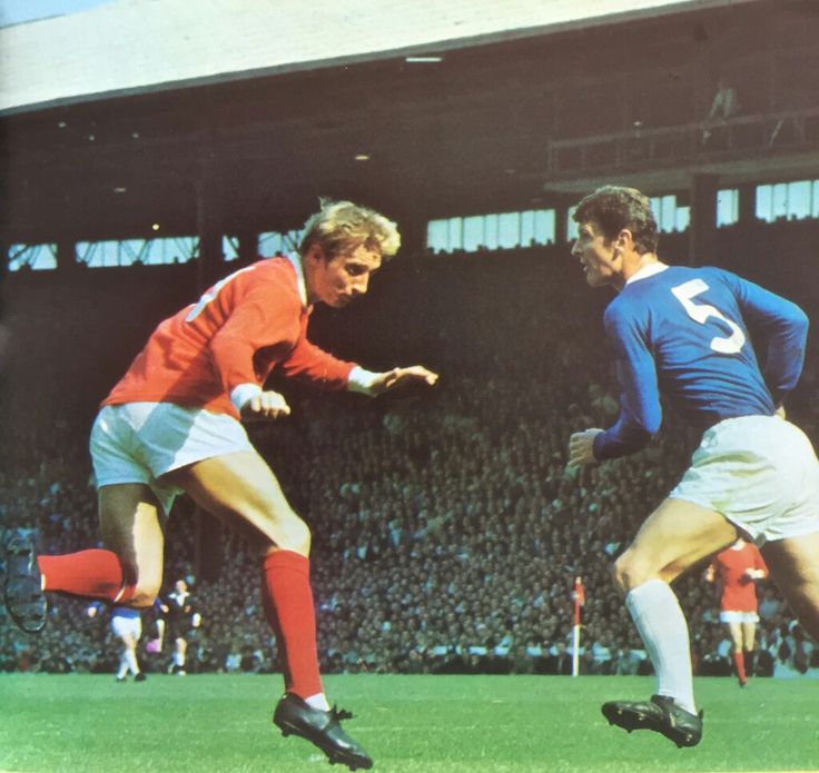 b234daf5db7bb4da83cebcf96bbad17f--denis-law-trafford.jpg