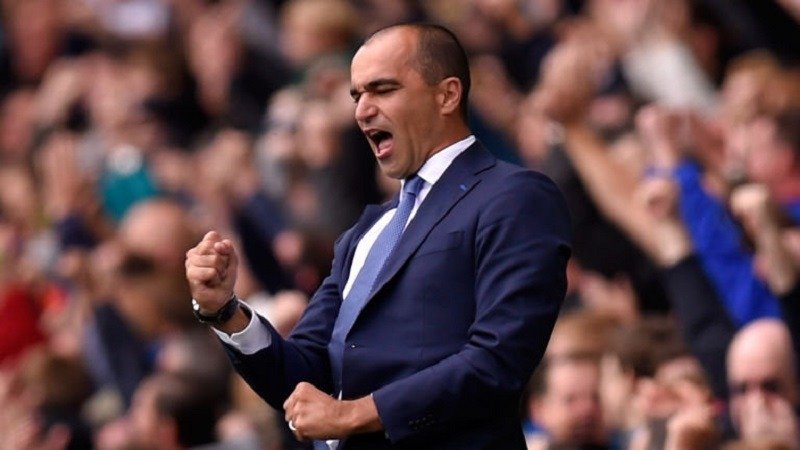 Roberto-Martinez-upbeat-on-defensive-duo.jpg