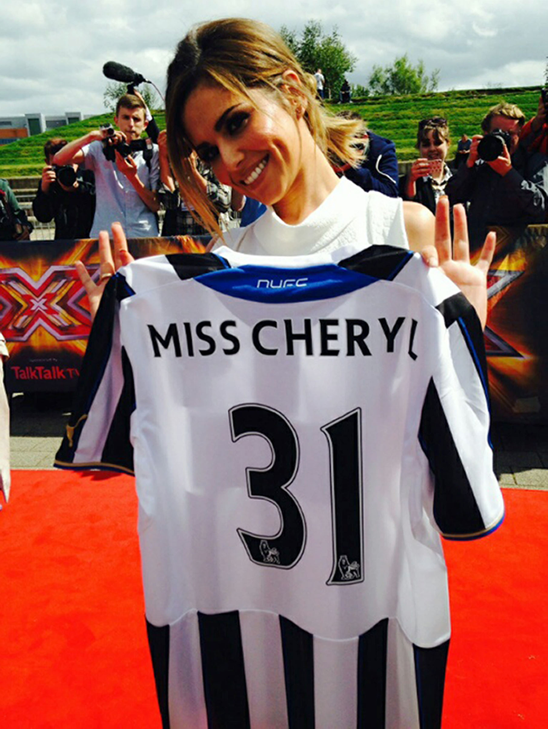 cheryl-cole-football-shirt--1403860419.jpg