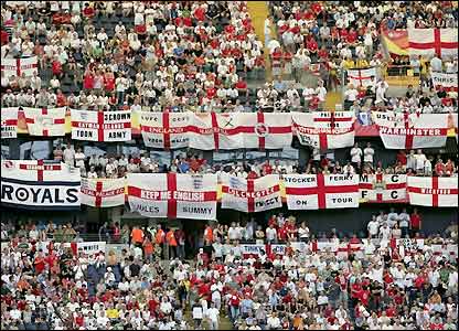 england_fans_2.jpg