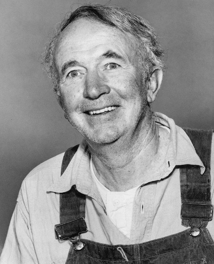 Walter_brennan_real_mccoys_1958.JPG