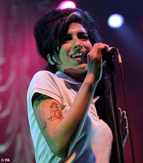 AmyWinehousePA_468x535.jpg