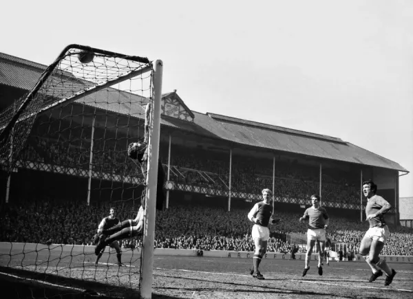 everton-2-arsenal-0-10208218.jpg