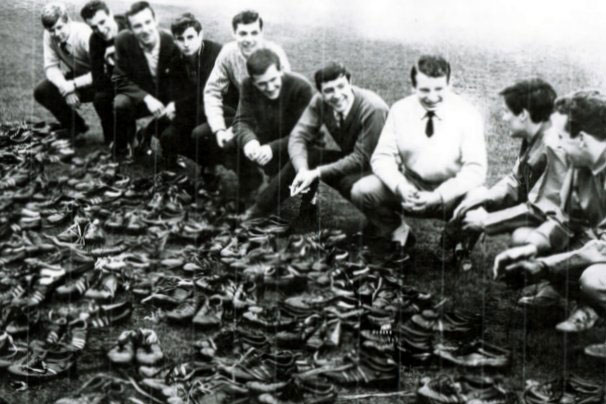 Everton-apprentices-c1964-with-boots.jpg