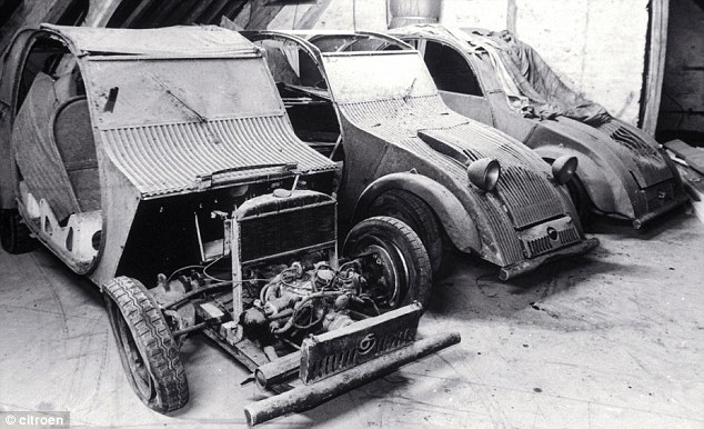 1408715978179_wps_15_Citroen_2CV_prototypes_di.jpg