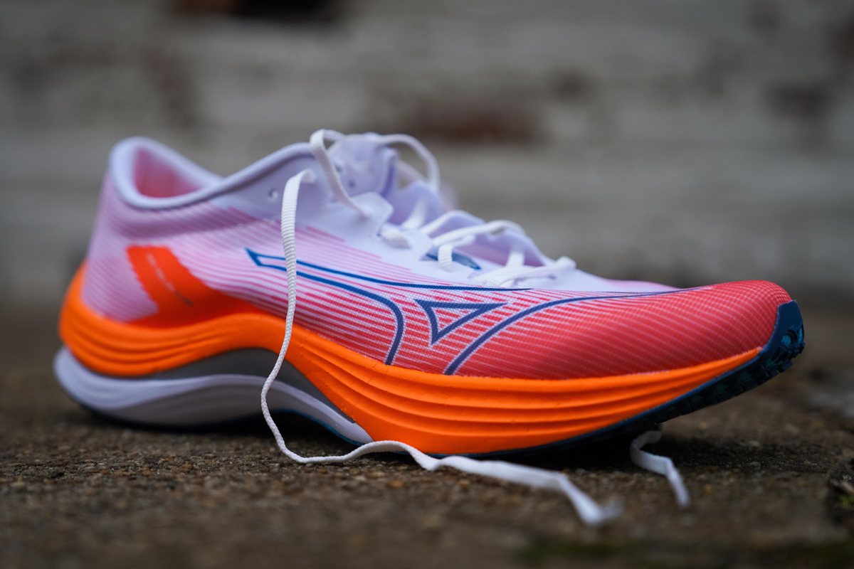 mizuno-wave-rebellion-flash-cover.jpg