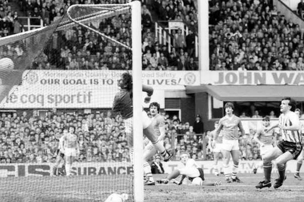 image-4-rare-archive-pictures-of-everton-fc-s-1985-rout-of-sunderland-449083207.jpg