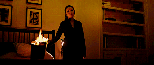 Brenda-Song-Lights-The-Bed-On-Fire-Gif-In-Social-Network.gif