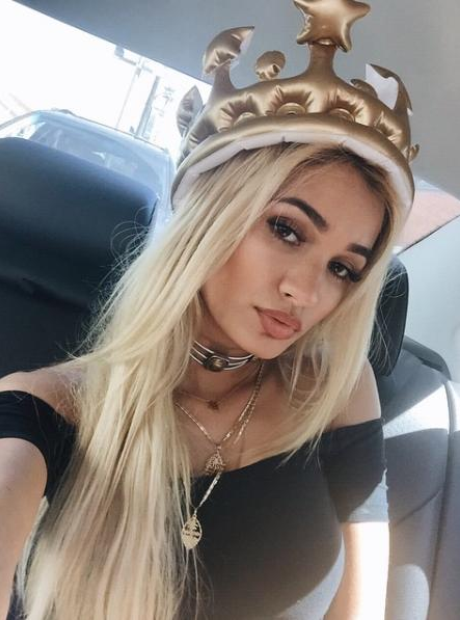 pia-mia-crown-instagram-1447847107-view-1.png