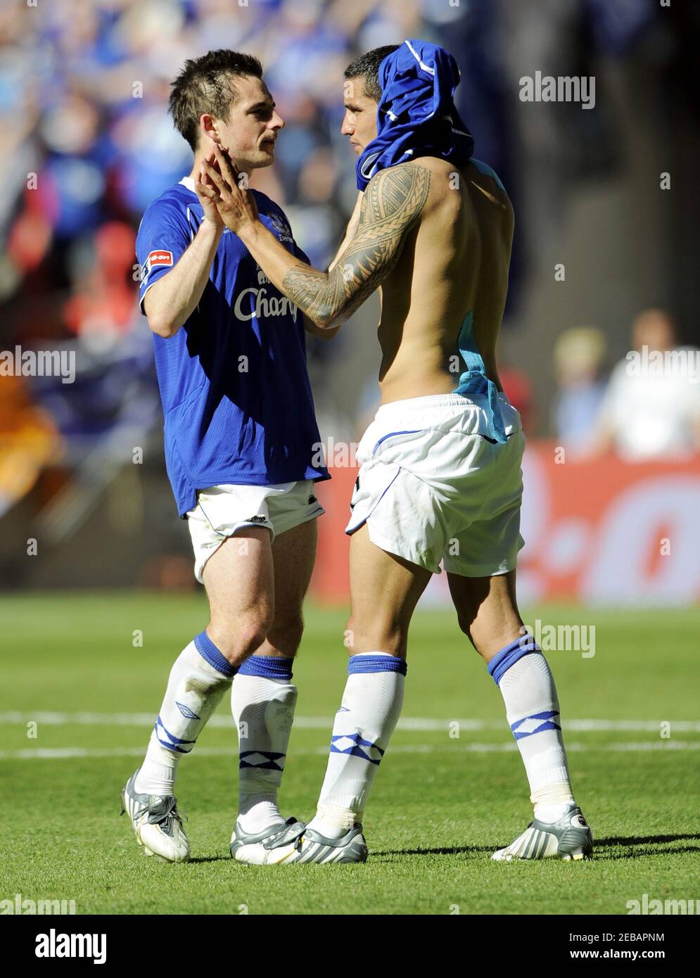 football-chelsea-v-everton-fa-cup-final-wembley-stadium-0809-30509-evertons-leighton-baines-and-tim-cahill-r-dejected-at-the-end-mandatory-credit-action-images-tony-obrien-2EBAPNM.jpg
