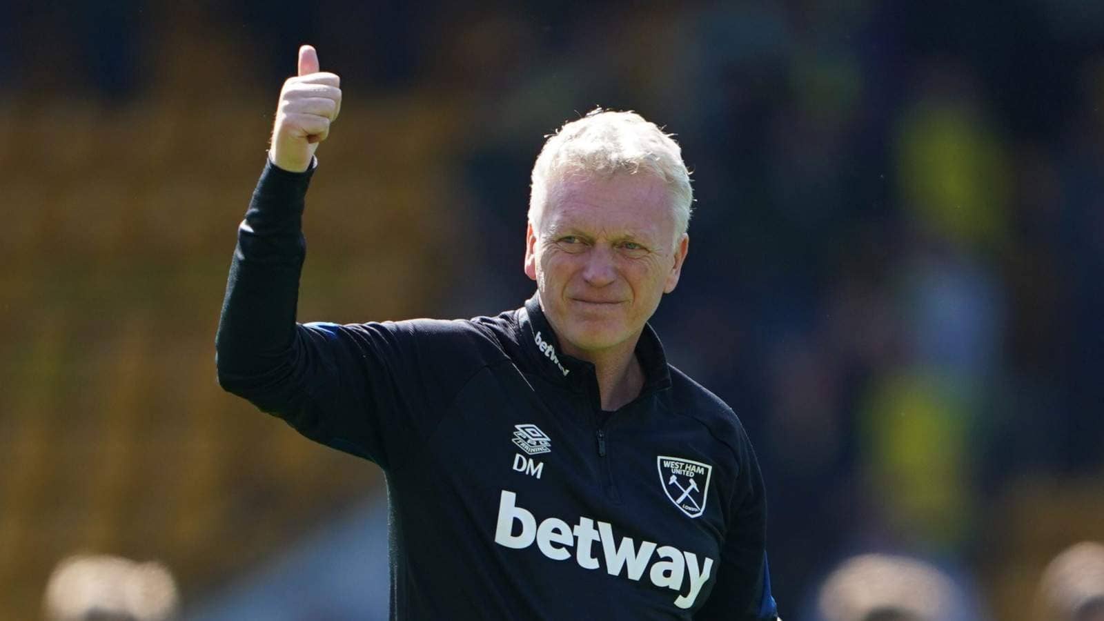 David-Moyes-with-his-thumbs-up-after-a-West-Ham-win.jpg