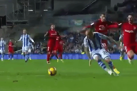 GIF-Spanish-star-flies-in-the-air-after-his-foot-gets-caught-on-turf-181105.gif
