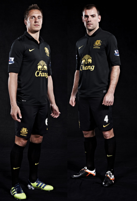 everton away kit